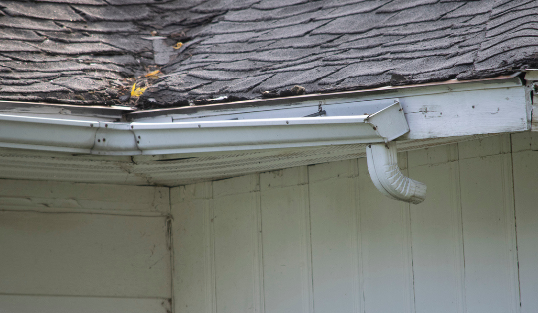 5 Signs You Need a Gutter Replacement